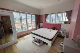 Direct on the Sea: 5 Floor Business or Private House