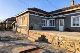 Exceptional Investment Opportunity – 2- bed House Near the Sea