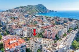Commercial Property for Sale on Cleopatra Street, Alanya - Citizenship Eligible