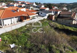 Land with 663m2 with project in the Valpaços area