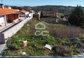 Land with 663m2 with project in the Valpaços area
