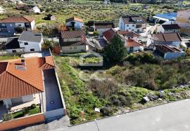Land with 663m2 with project in the Valpaços area