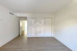 Apartamento T2 em Lisboa com garagem e arrecadação no condomínio Apartamento T2 em Lisboa com garagem e arrecadação no condomínio