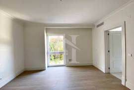 Apartamento T2 em Lisboa com garagem e arrecadação no condomínio Apartamento T2 em Lisboa com garagem e arrecadação no condomínio