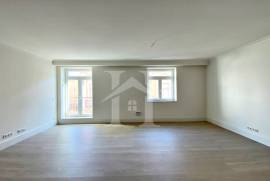 Apartamento T2 em Lisboa com garagem e arrecadação no condomínio Apartamento T2 em Lisboa com garagem e arrecadação no condomínio