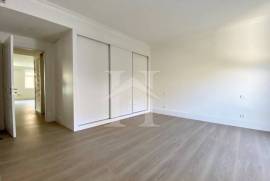 Apartamento T2 em Lisboa com garagem e arrecadação no condomínio Apartamento T2 em Lisboa com garagem e arrecadação no condomínio