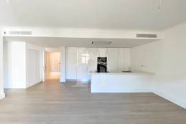 Apartamento T2 em Lisboa com garagem e arrecadação no condomínio Apartamento T2 em Lisboa com garagem e arrecadação no condomínio