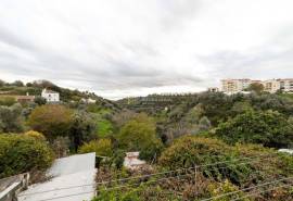 5-Bedroom House on a 400m² Plot