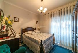 5-Bedroom House on a 400m² Plot