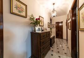 5-Bedroom House on a 400m² Plot