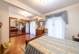 5-Bedroom House on a 400m² Plot