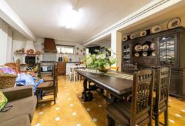 5-Bedroom House on a 400m² Plot