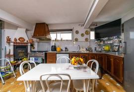 5-Bedroom House on a 400m² Plot