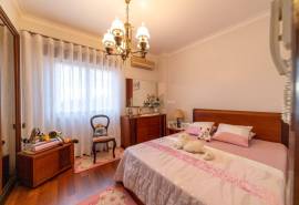 5-Bedroom House on a 400m² Plot