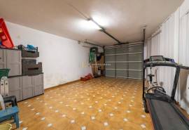 5-Bedroom House on a 400m² Plot