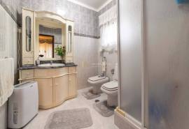 5-Bedroom House on a 400m² Plot