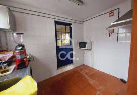 MIXED BUILDING FOR SALE IN VALE CAVALOS -- CHAMUSCA