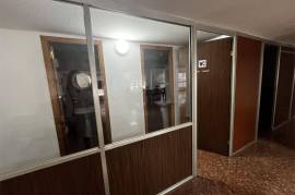 Versatile commercial premises in a central and strategic location
