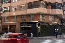Versatile commercial premises in a central and strategic location