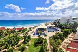 Exclusive Oceanfront penthouse