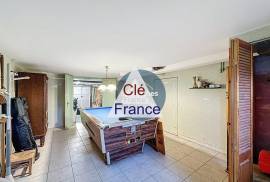 Detached Country House with Outbuilding Detached Country House with Outbuilding