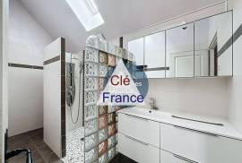 Detached Country House with Outbuilding Detached Country House with Outbuilding