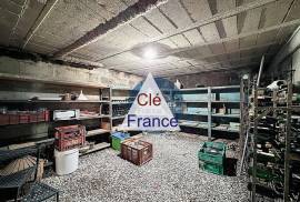 Detached Country House with Outbuilding Detached Country House with Outbuilding