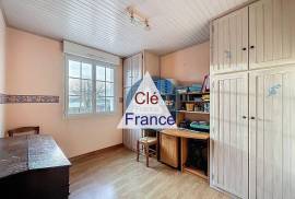 Detached Country House with Outbuilding Detached Country House with Outbuilding