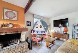 Detached Country House with Outbuilding Detached Country House with Outbuilding