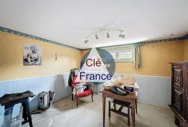 Detached Country House with Outbuilding Detached Country House with Outbuilding