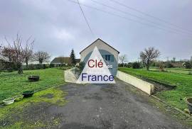 Detached Country House with Outbuilding Detached Country House with Outbuilding