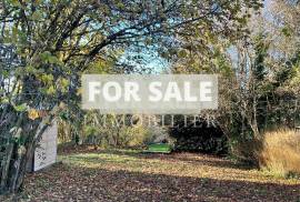 Town House with Neat Garden Town House with Neat Garden