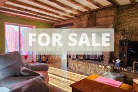 Detached Country House with Outbuilding Detached Country House with Outbuilding