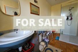 Detached Country House with Outbuilding Detached Country House with Outbuilding