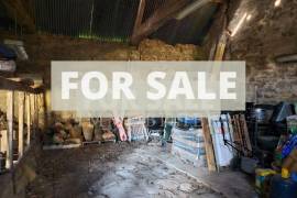 Detached Country House with Outbuilding Detached Country House with Outbuilding