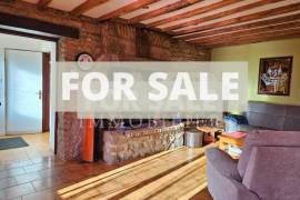 Detached Country House with Outbuilding Detached Country House with Outbuilding