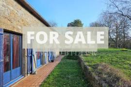 Detached Country House with Outbuilding Detached Country House with Outbuilding