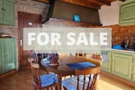 Detached Country House with Outbuilding Detached Country House with Outbuilding