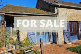 Detached Country House with Outbuilding Detached Country House with Outbuilding