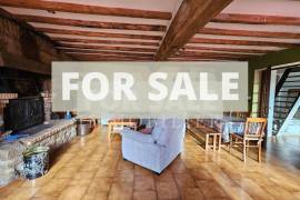 Detached Country House with Outbuilding Detached Country House with Outbuilding