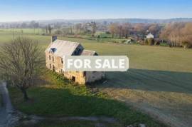 Detached Country House with Outbuilding Detached Country House with Outbuilding