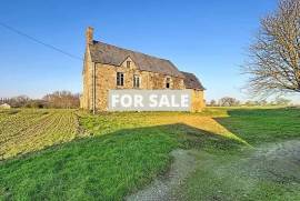 Detached Country House with Outbuilding Detached Country House with Outbuilding