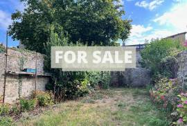 Town House with Neat Garden Town House with Neat Garden