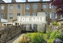 Town House with Neat Garden Town House with Neat Garden