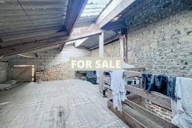 Town House in Good Order with Garden