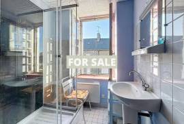 Town House in Good Order with Garden