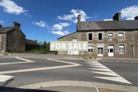 Town House in Good Order with Garden