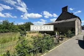 Town House in Good Order with Garden