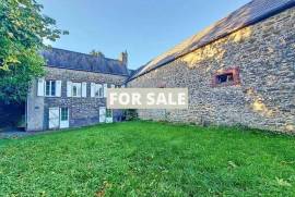 Detached Country House with Outbuilding Detached Country House with Outbuilding