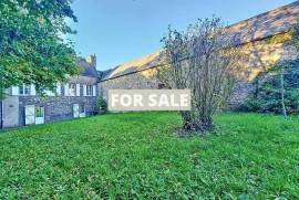 Detached Country House with Outbuilding Detached Country House with Outbuilding